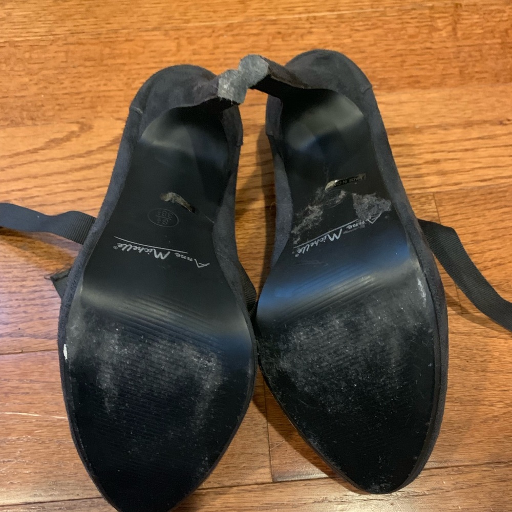 Heels - Picture 2 of 2